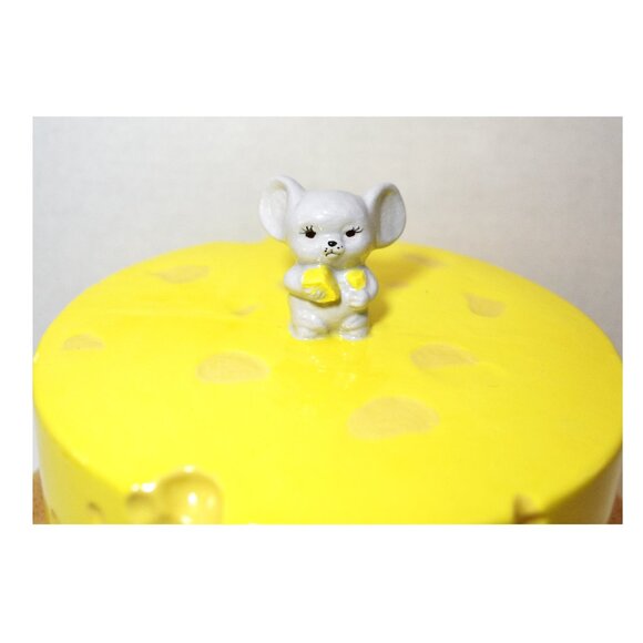 Vintage Hobbyest Piece Ceramic Cheese Wheel Cover With Plate Dining Decor - Picture 2 of 6